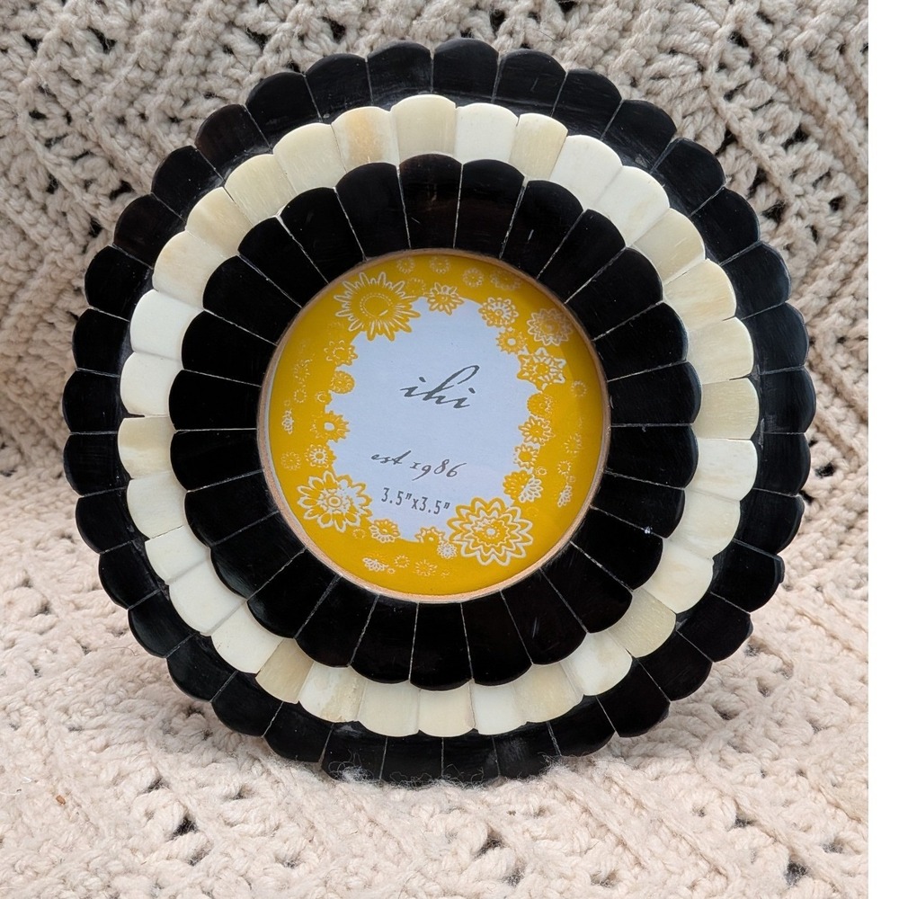 IHI Black Cream Scalloped Round Bone Inlay Picture Frame 3.5x3.5 Boho Tabletop